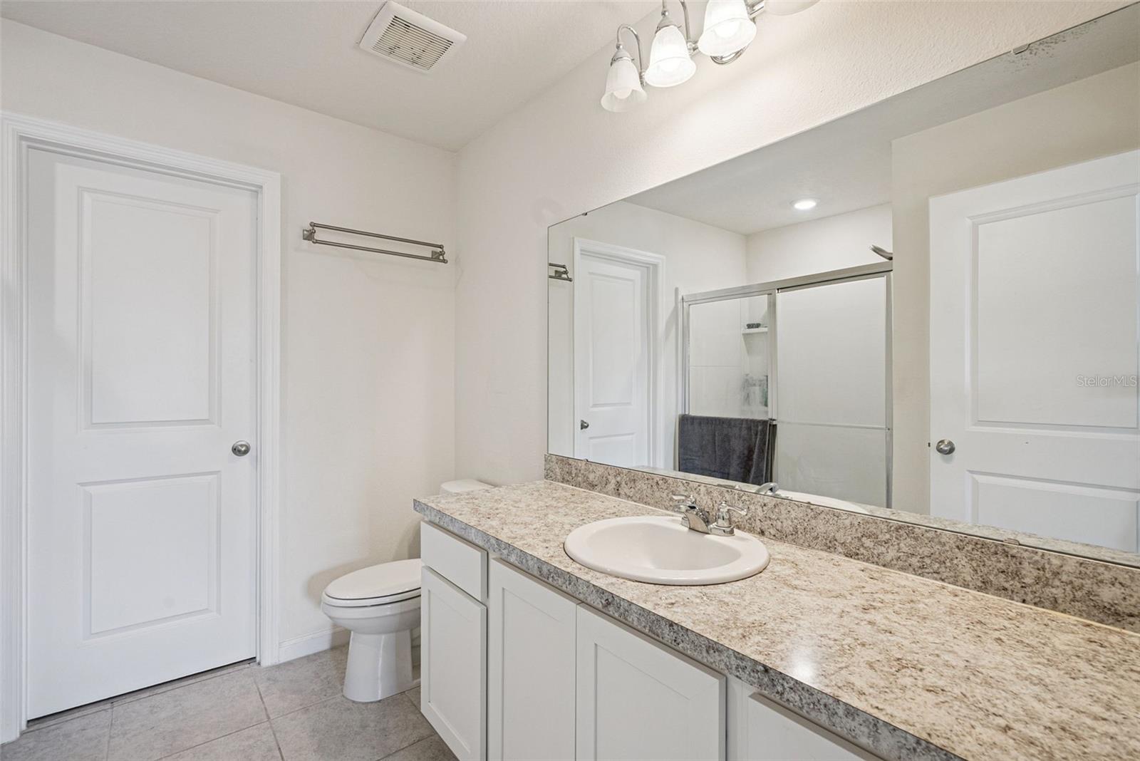 LINCOLN OAKS - Residential