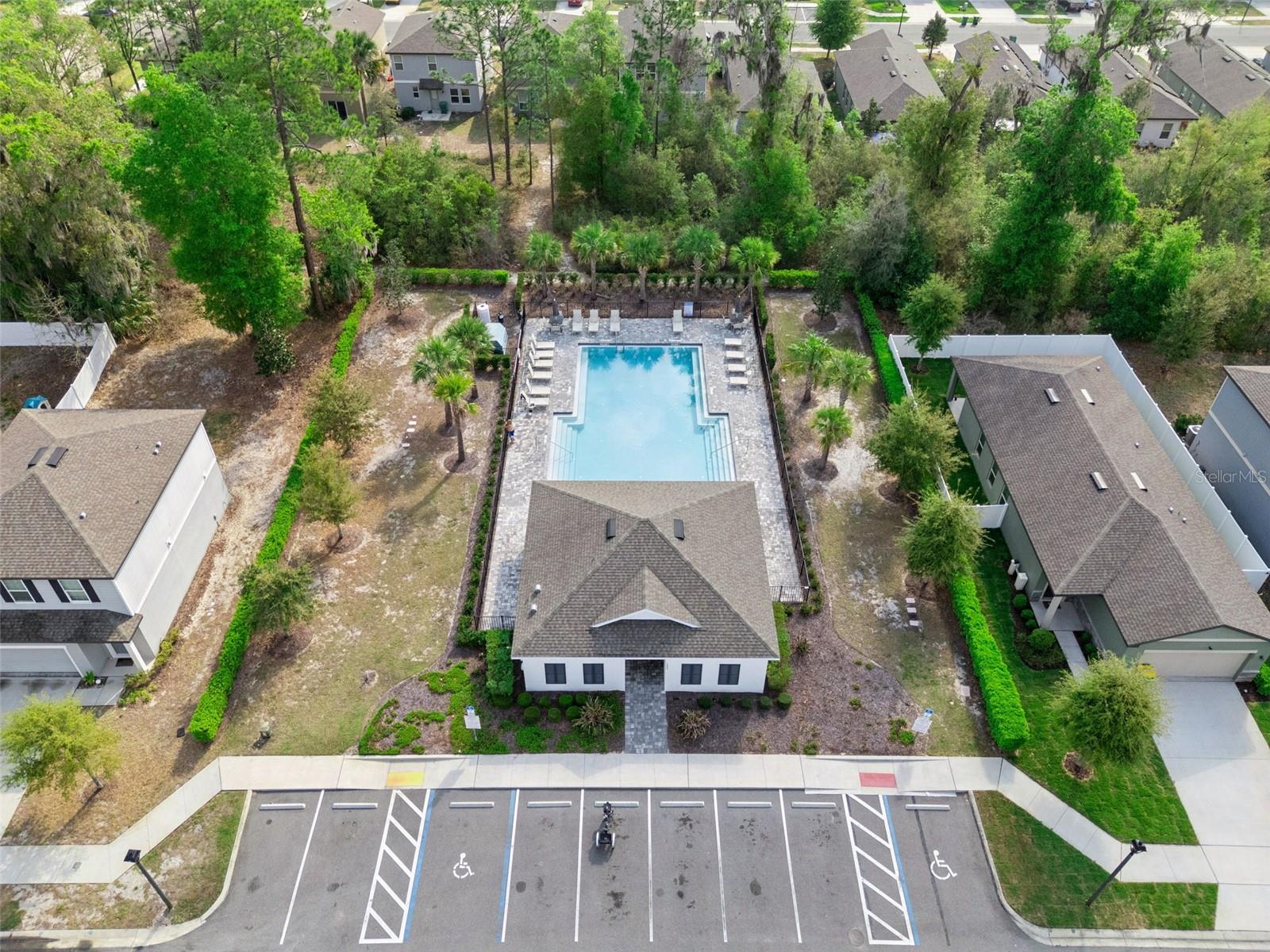 LINCOLN OAKS - Residential