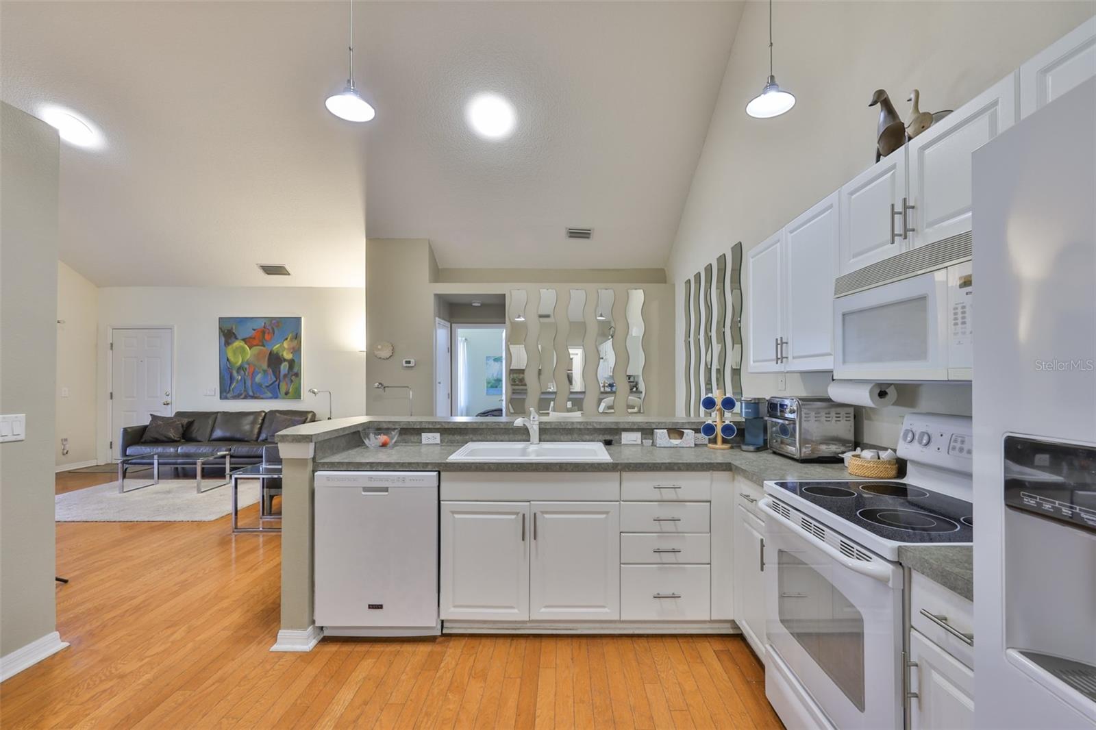 FAIRWAY PALMS A CONDO - Residential