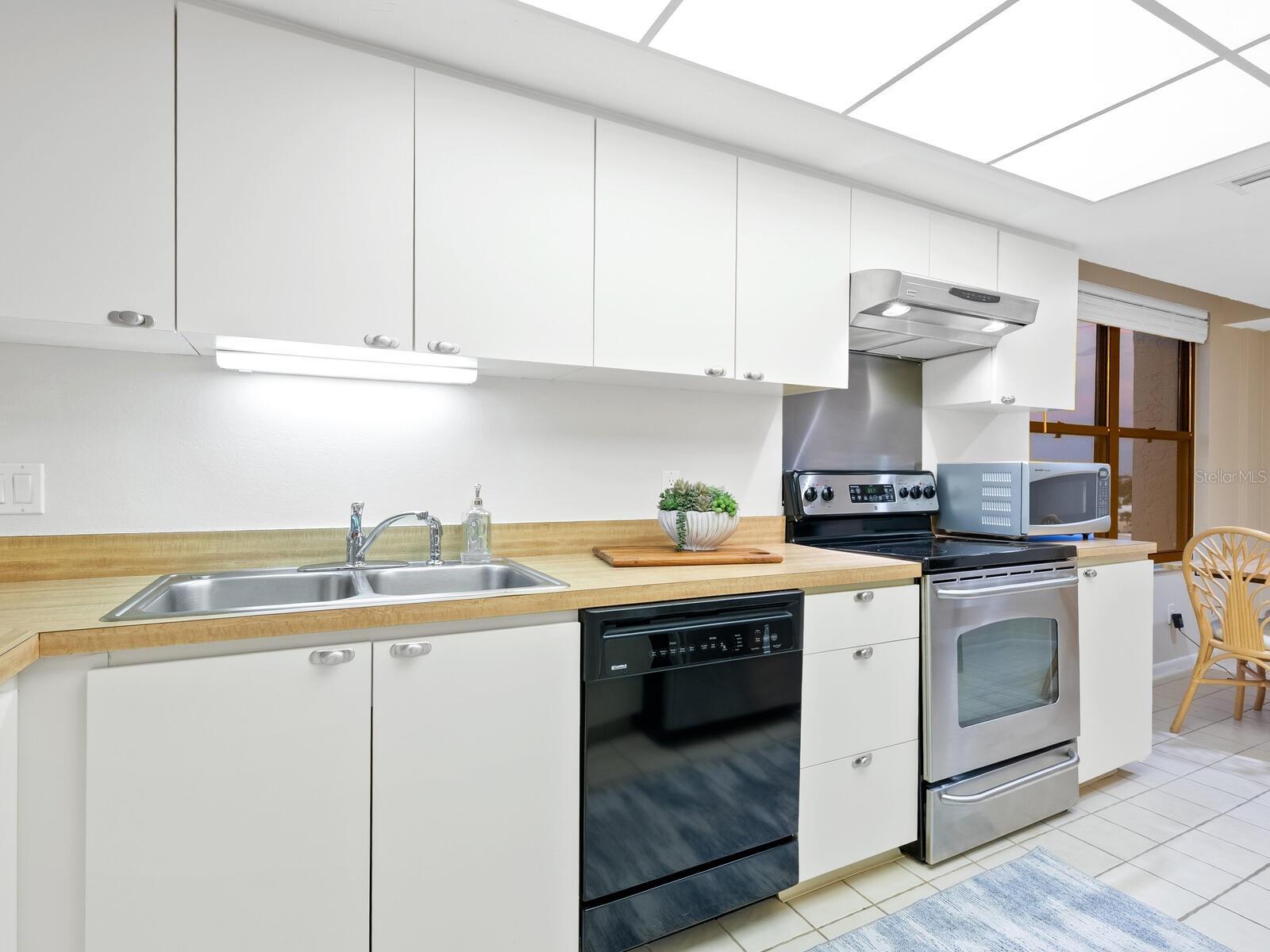 GULF & BAY CLUB PH 1 - Residential