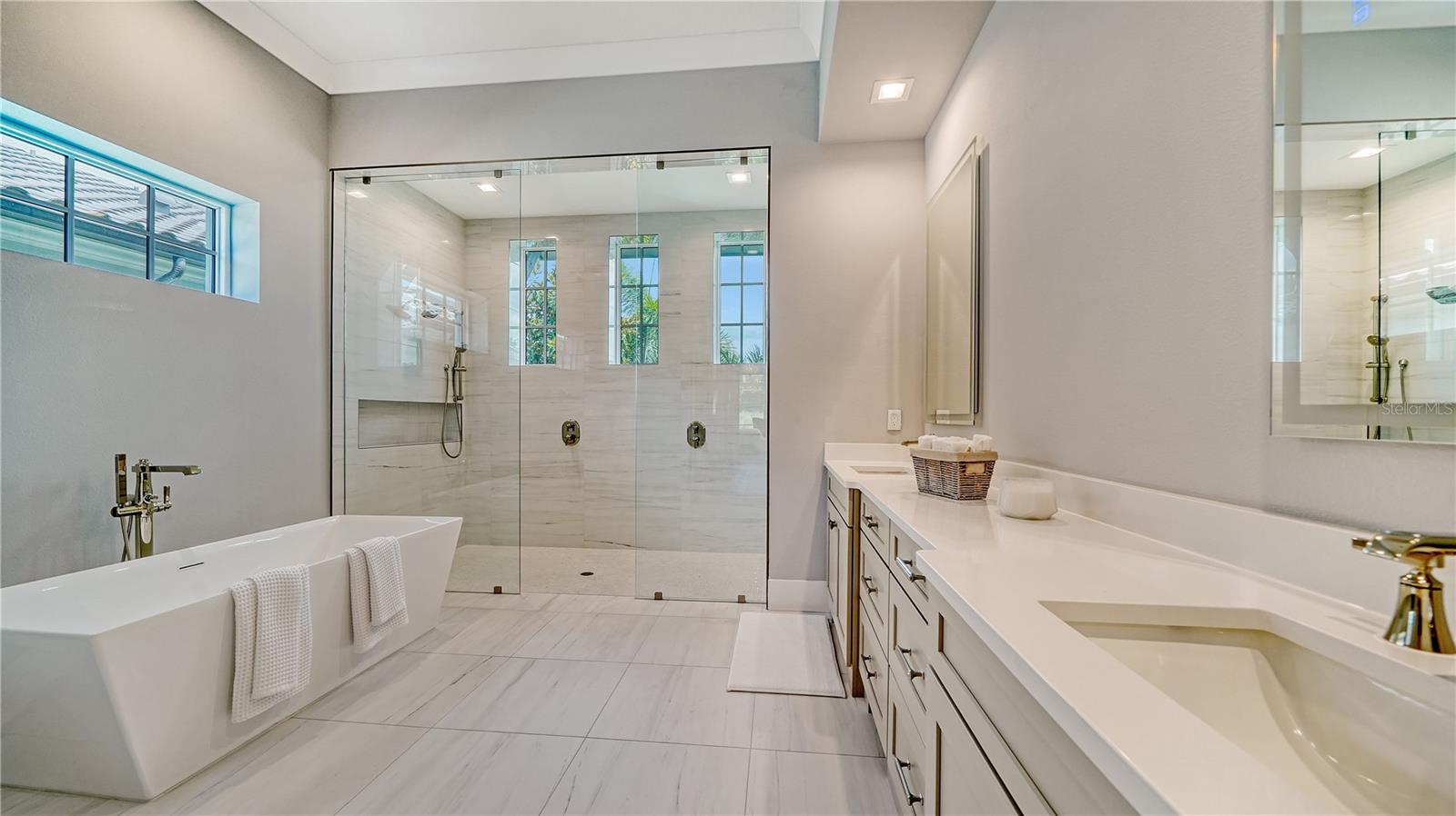 LAKE CLUB PH II - Residential