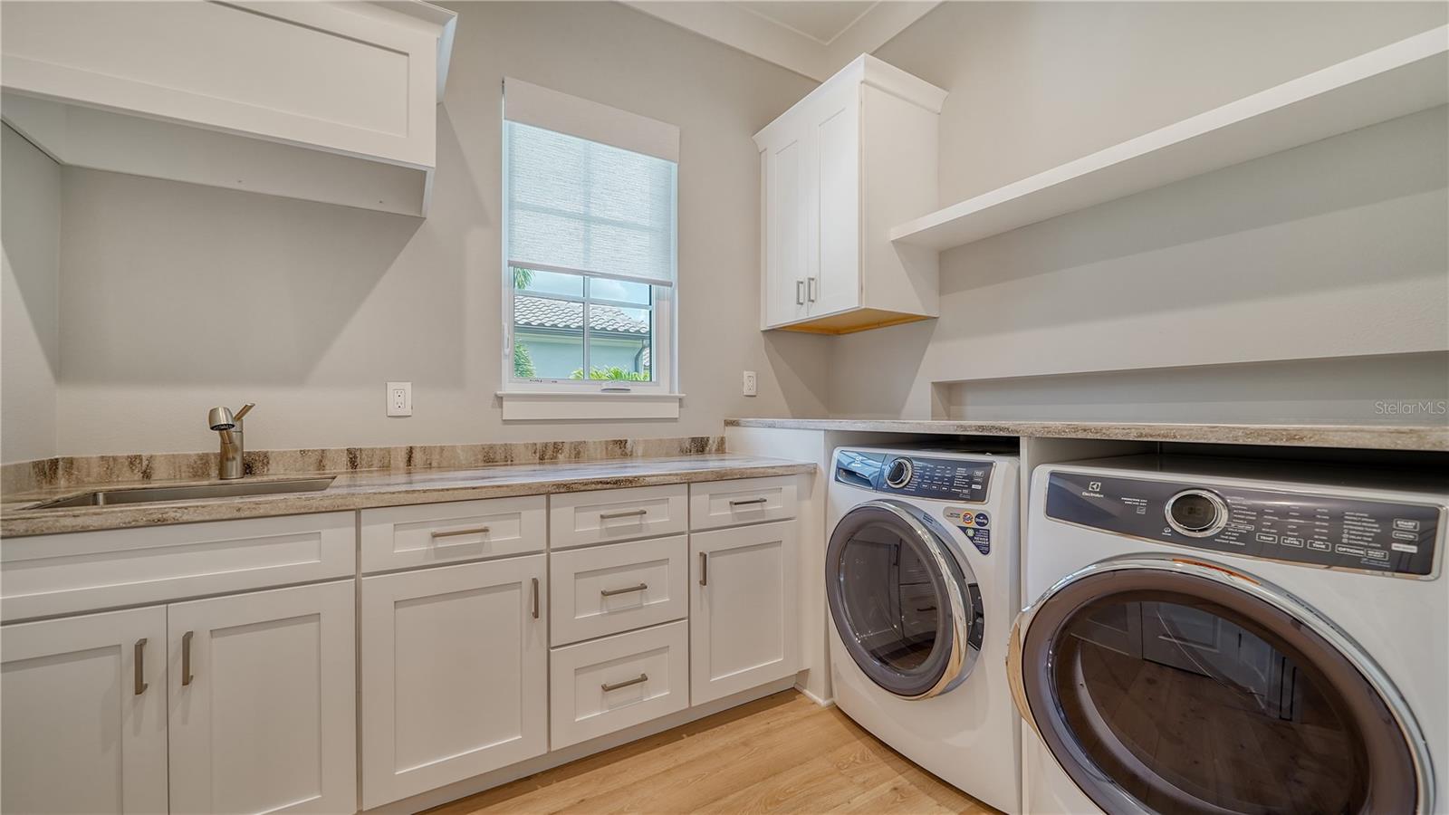 LAKE CLUB PH II - Residential