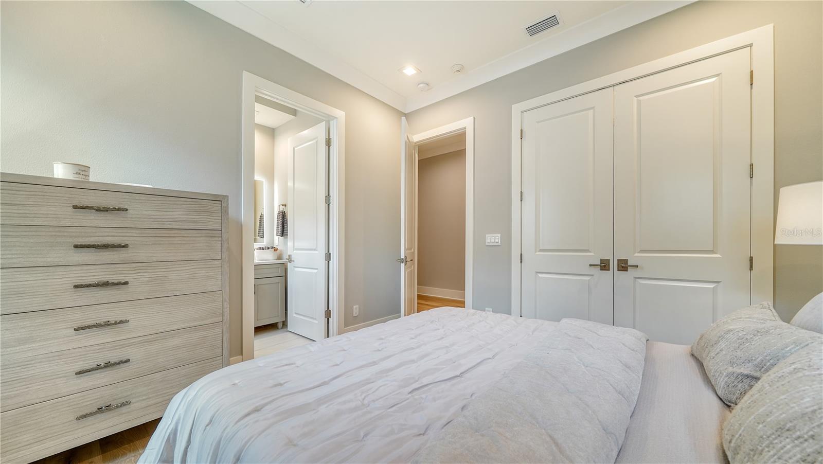 LAKE CLUB PH II - Residential