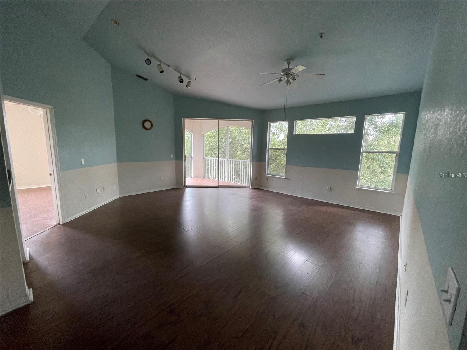 BELLA TERRA - Residential Lease