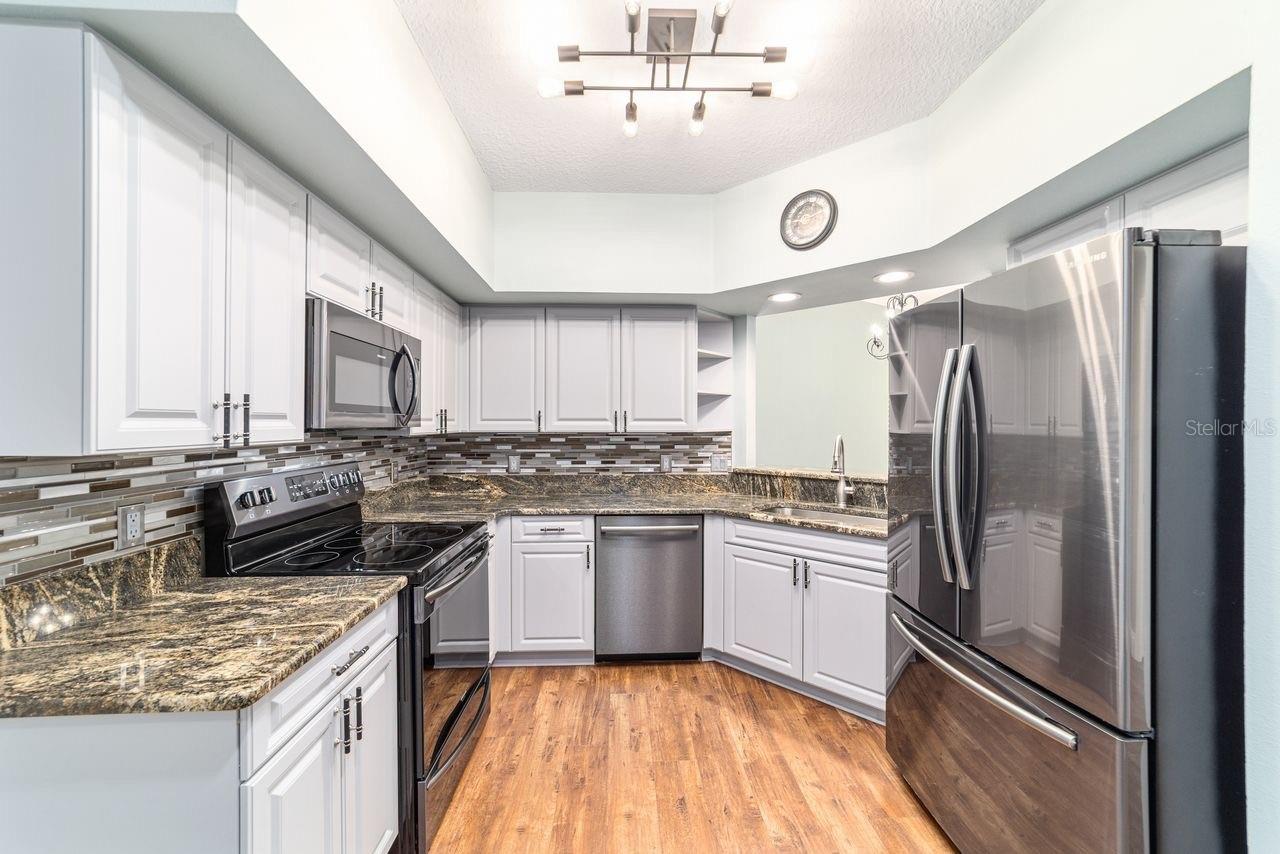 LAKESIDE LANDINGS - Residential