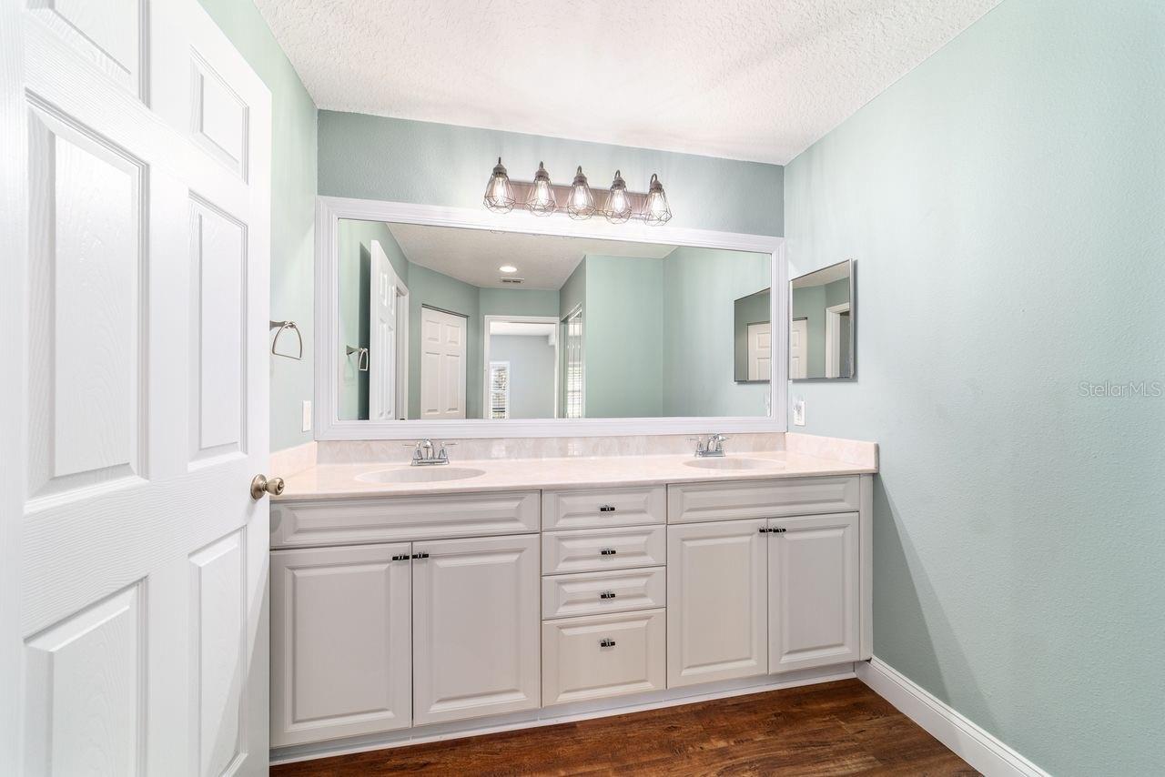 LAKESIDE LANDINGS - Residential