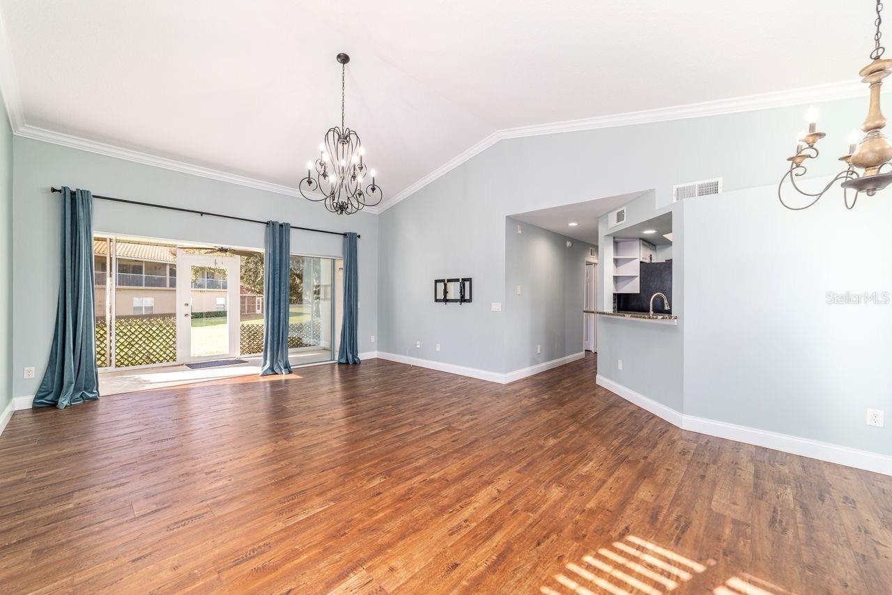 LAKESIDE LANDINGS - Residential