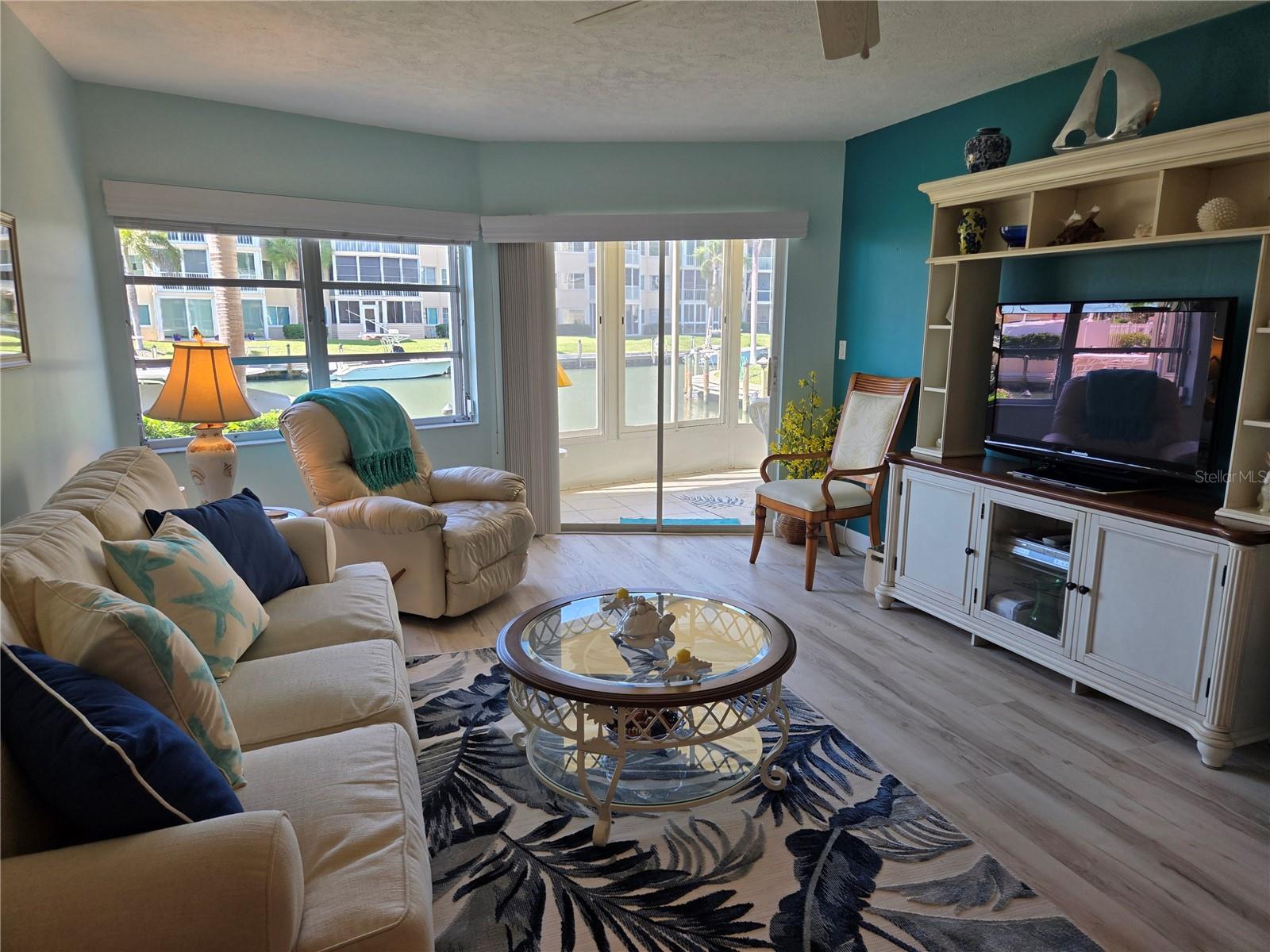 SIESTA HARBOR I - Residential