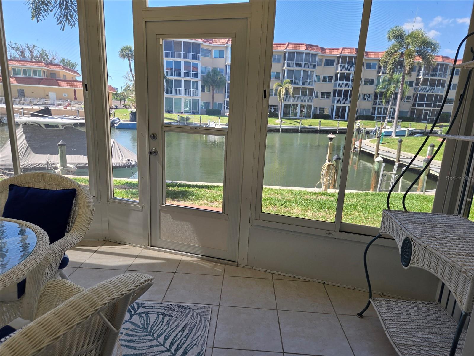 SIESTA HARBOR I - Residential