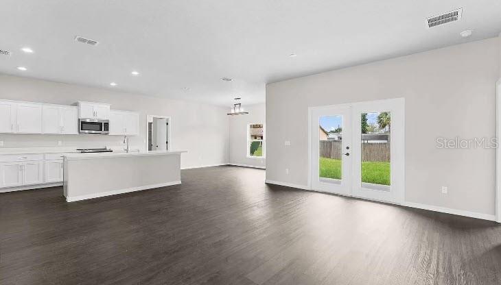 407 PALM DRIVE