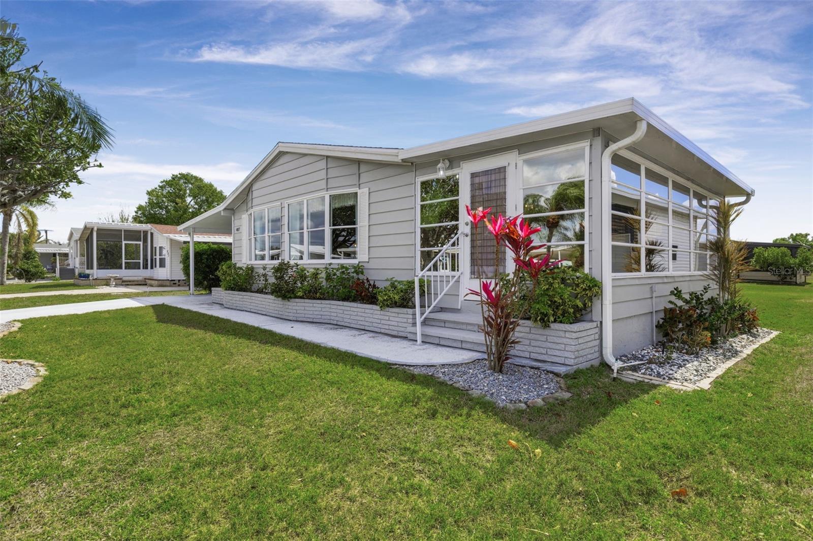 LA CASA MHP CO-OP - Residential