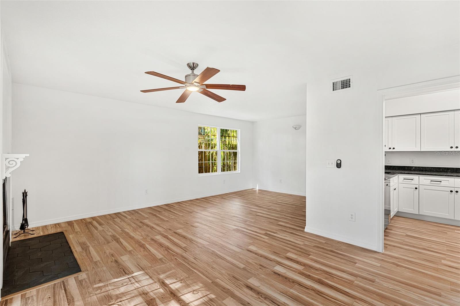 EDGEWATER OAKS - Residential