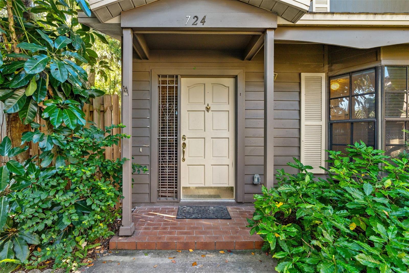 EDGEWATER OAKS - Residential