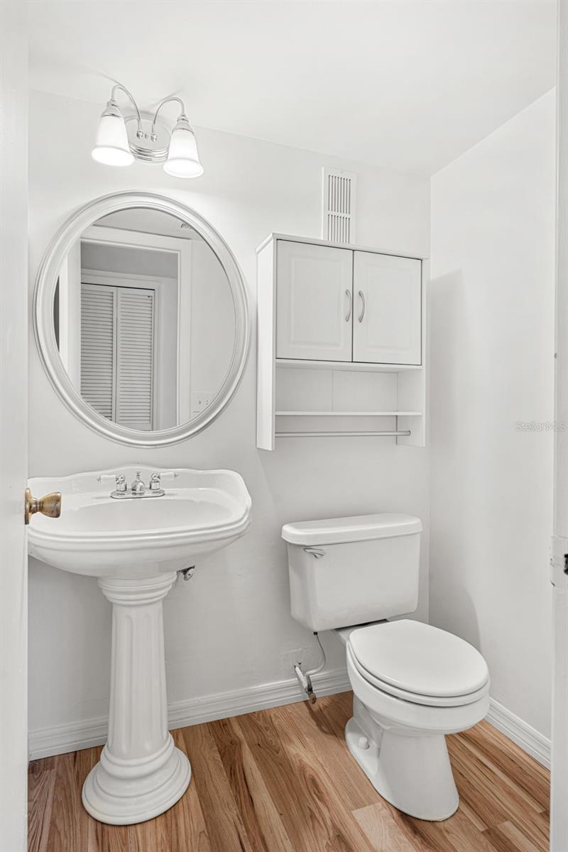 EDGEWATER OAKS - Residential