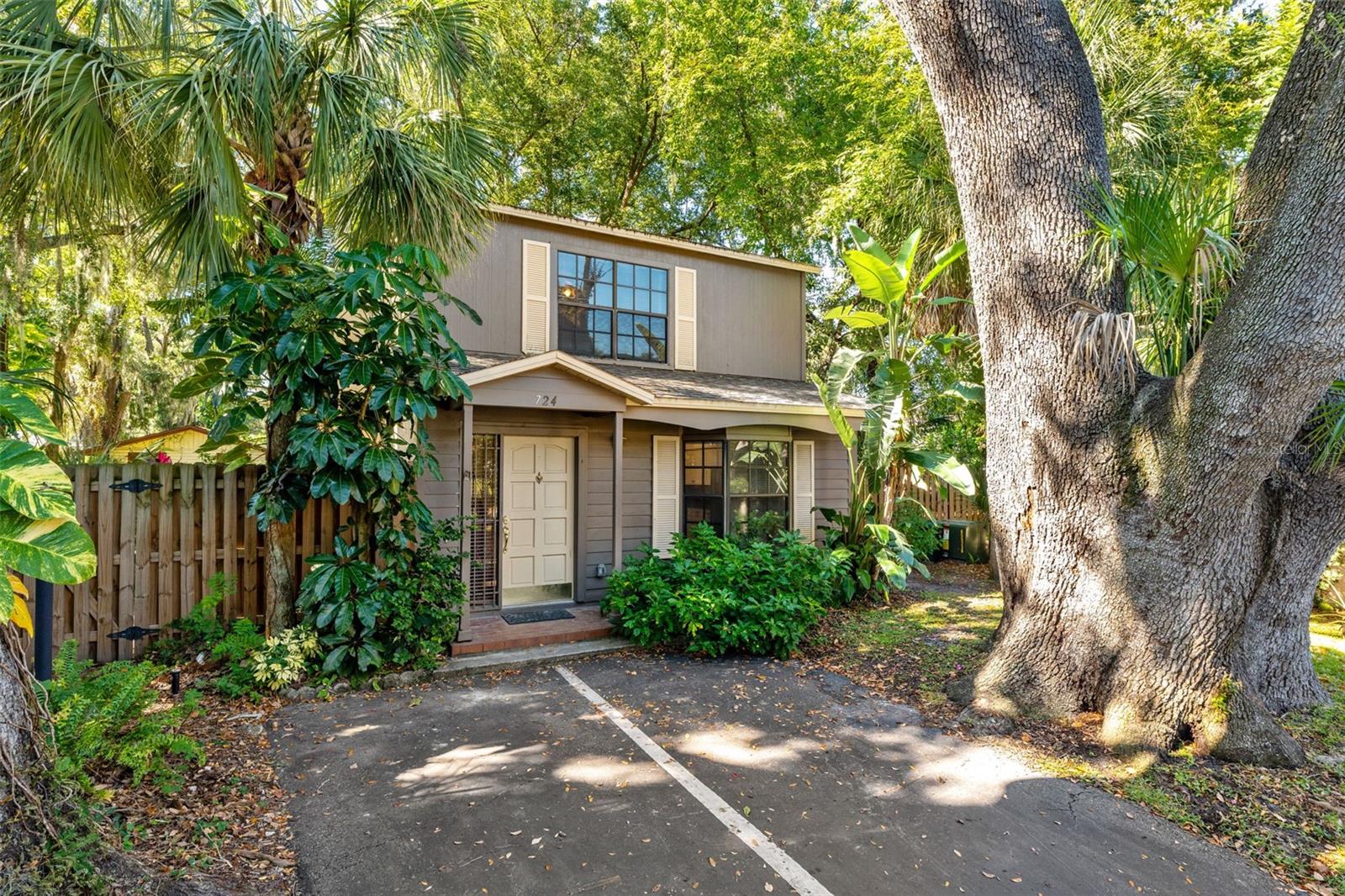 EDGEWATER OAKS - Residential