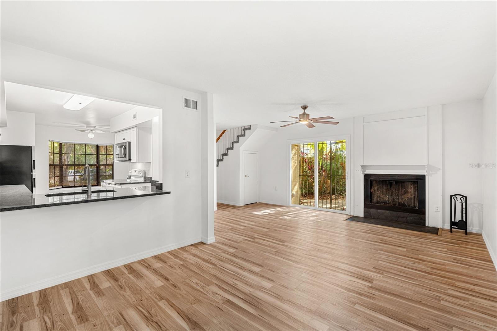 EDGEWATER OAKS - Residential