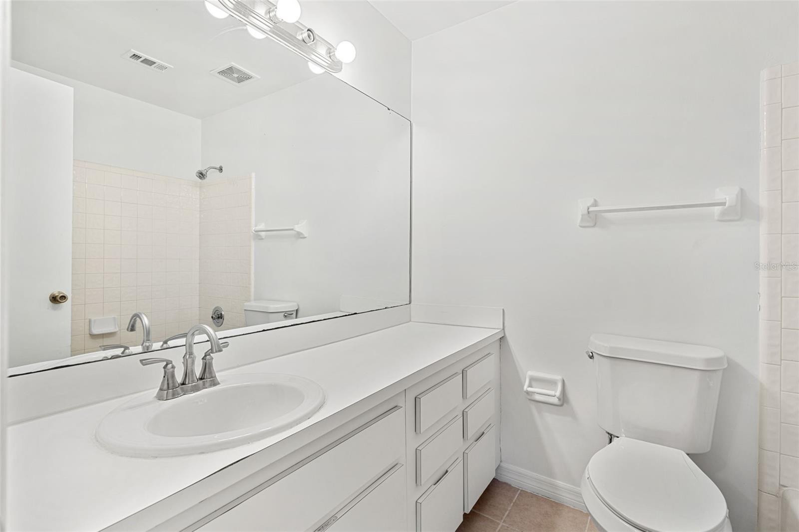 EDGEWATER OAKS - Residential