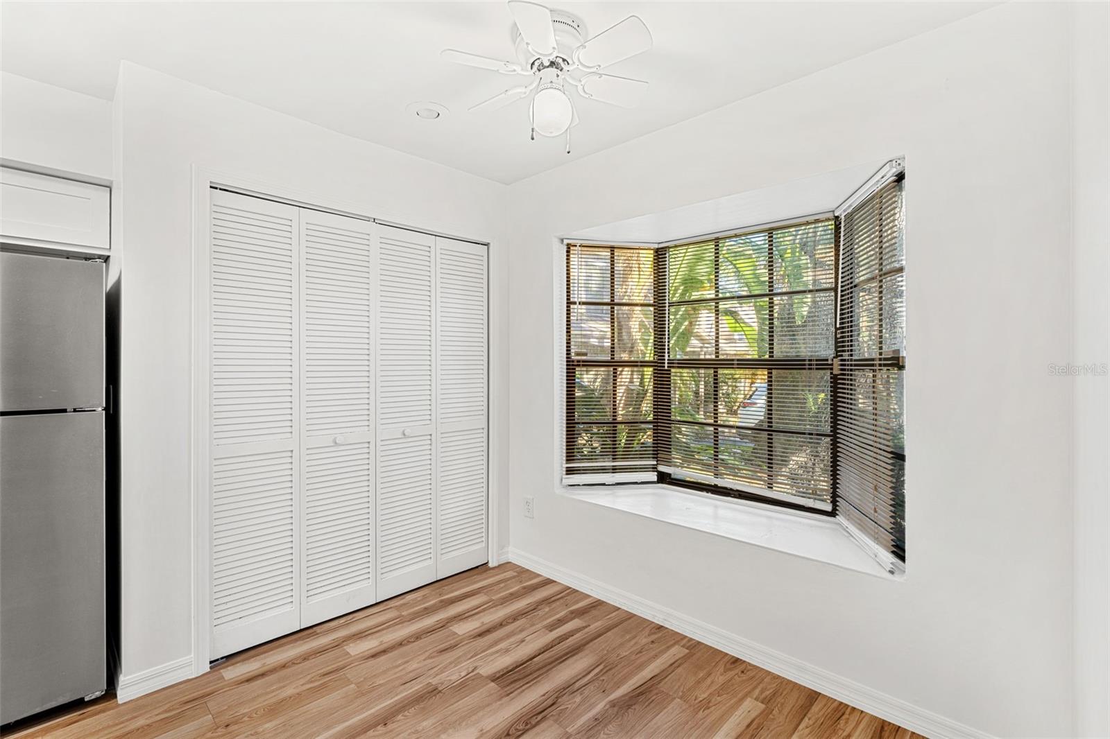 EDGEWATER OAKS - Residential