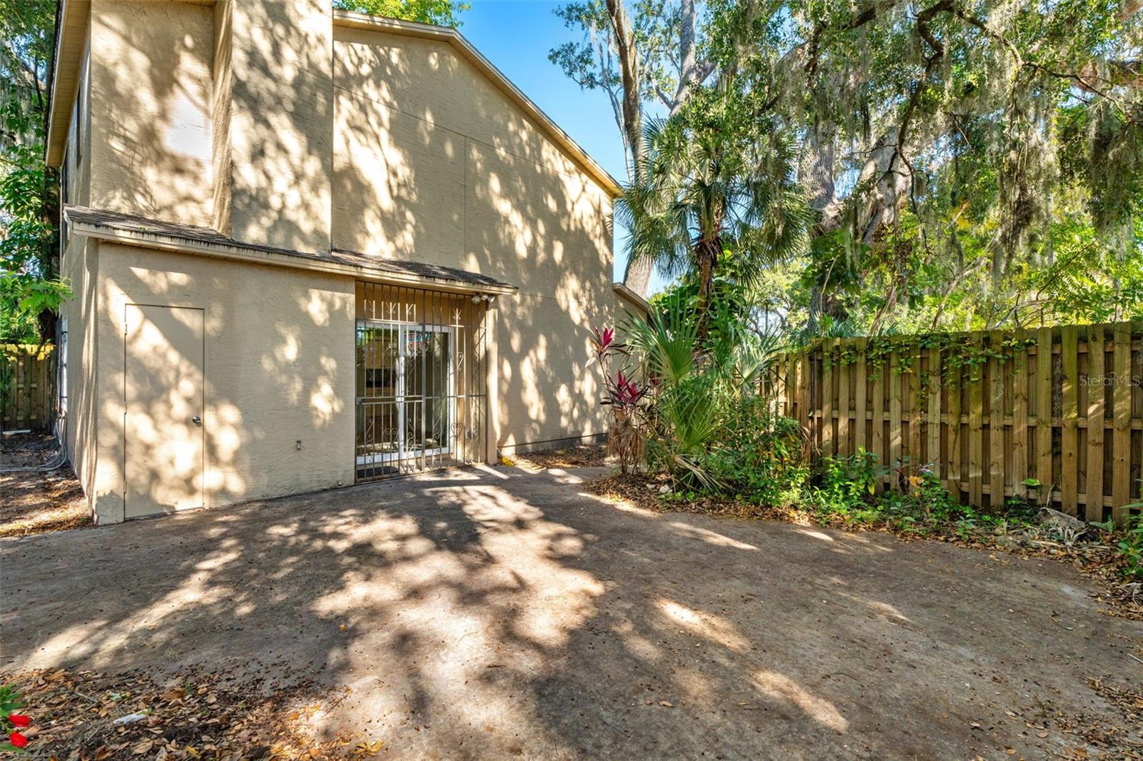 EDGEWATER OAKS - Residential