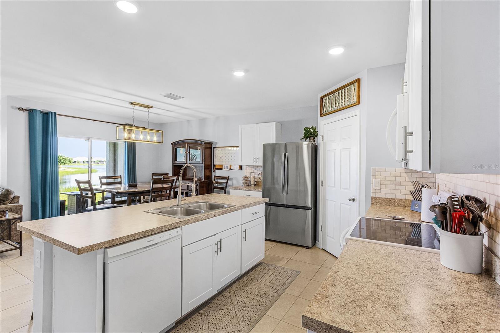 7069 WATERFORD PARKWAY