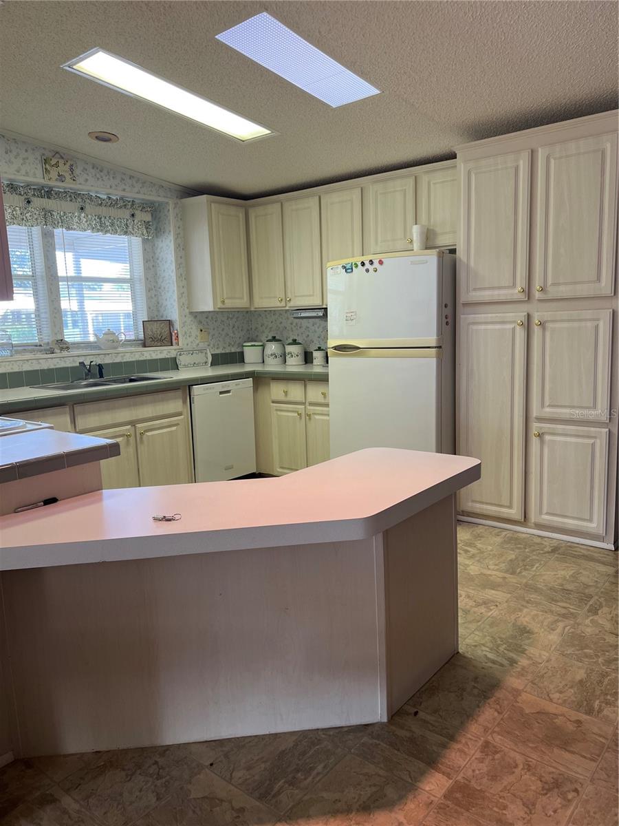 GARDEN GROVE OAKS - Residential