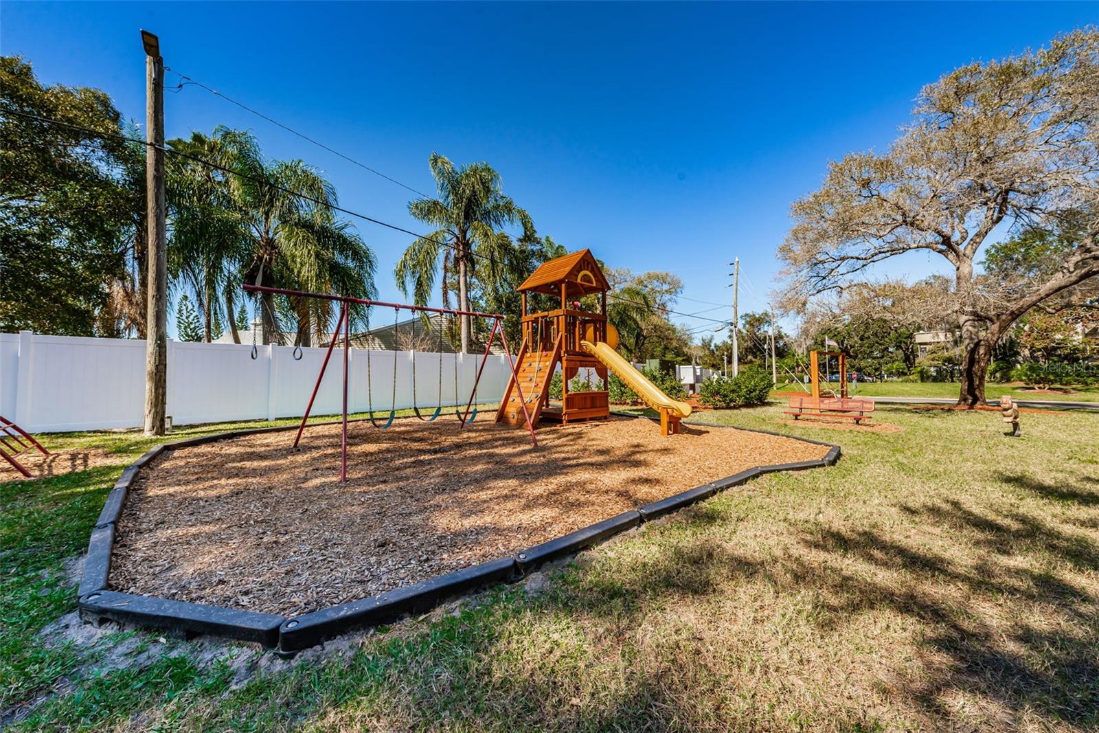 FOX CHASE TWNHMS - Residential