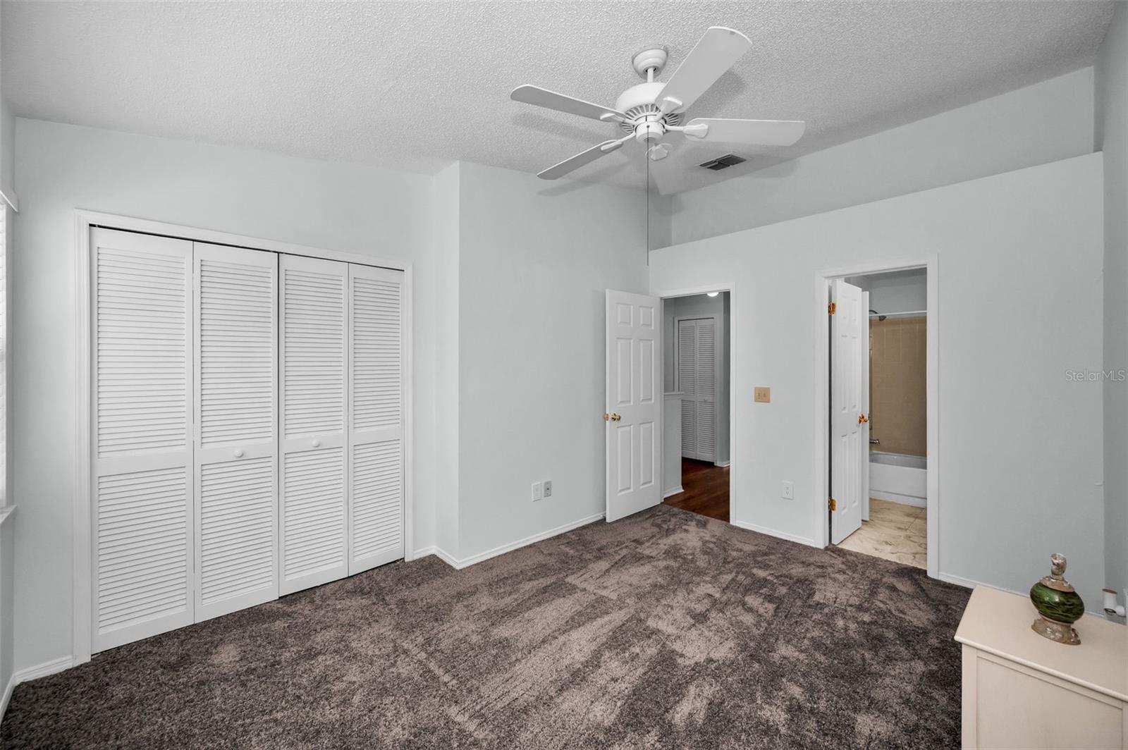 FOX CHASE TWNHMS - Residential