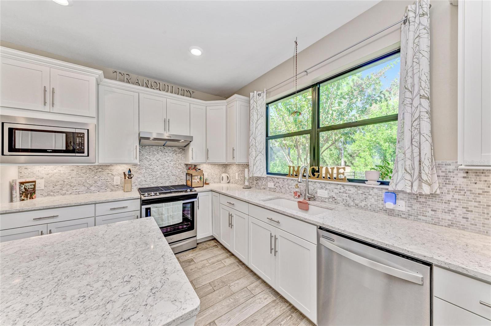 DEL WEBB PH II SPH 2A, 2B & 2C LOT 404; PB 62/92 - Residential Lease