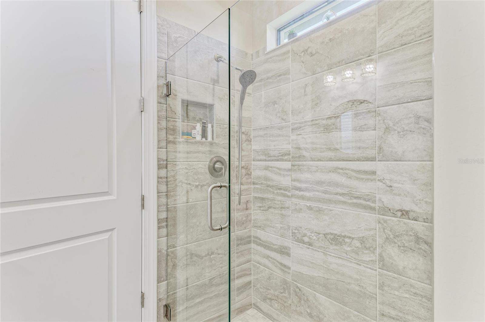 DEL WEBB PH II SPH 2A, 2B & 2C LOT 404; PB 62/92 - Residential Lease