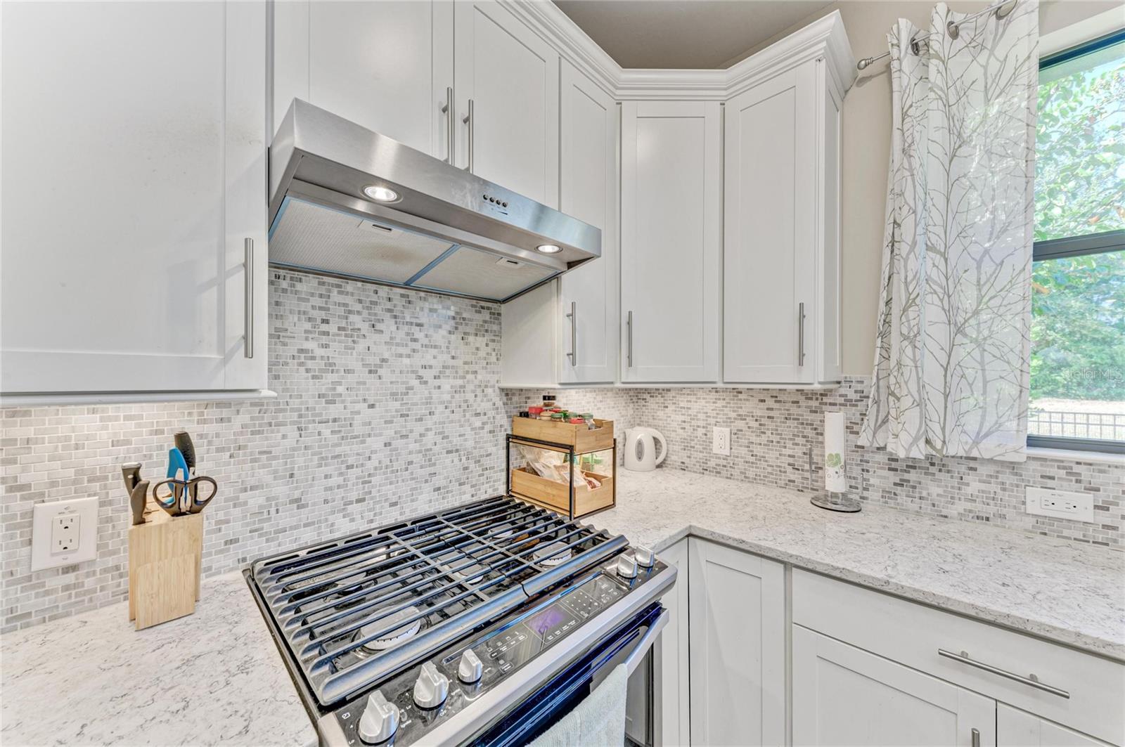 DEL WEBB PH II SPH 2A, 2B & 2C LOT 404; PB 62/92 - Residential Lease