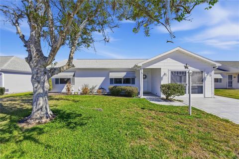 Photo of 529 Valencia Place, The Villages, FL 32159 (MLS # G5107403)