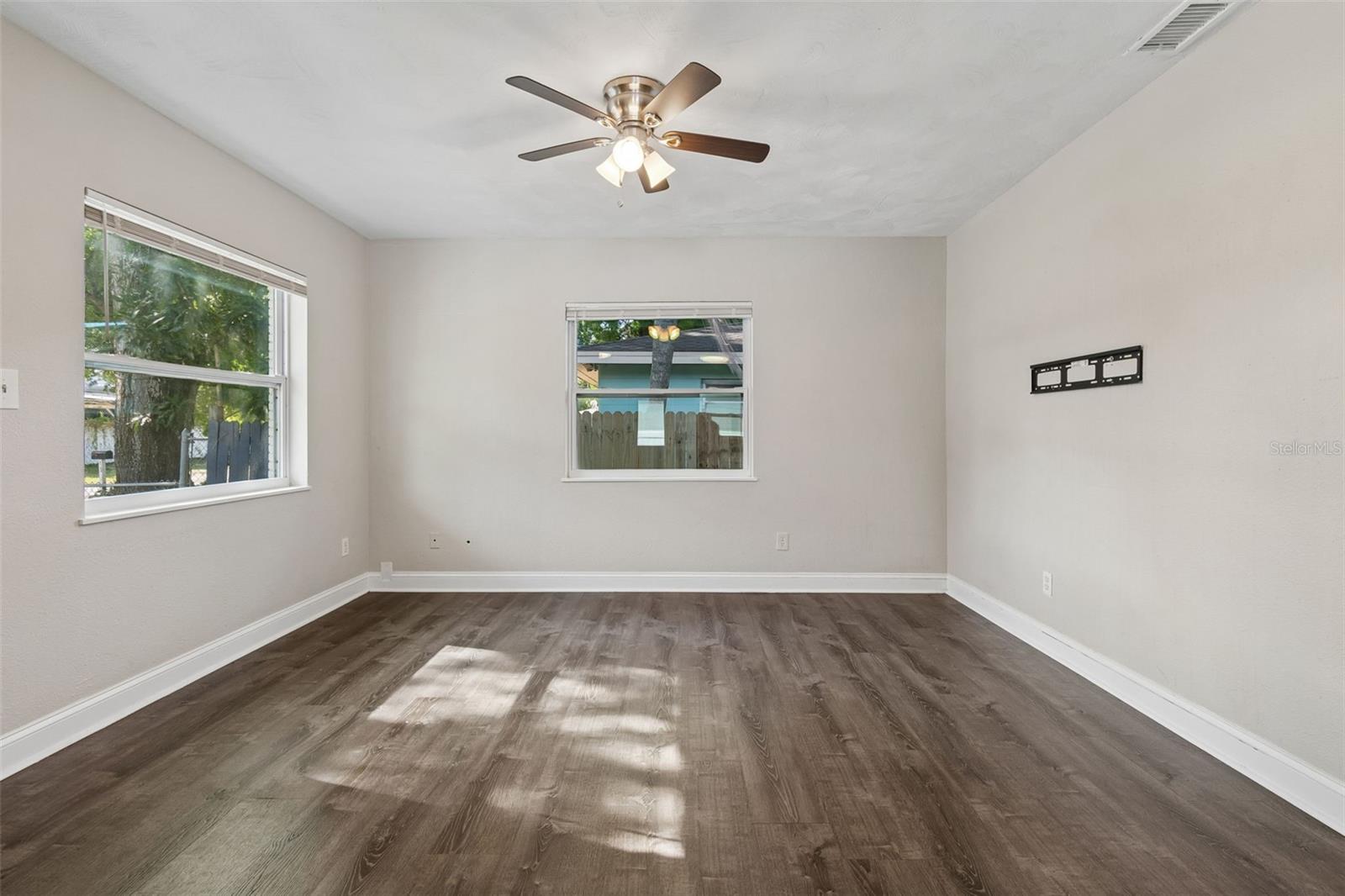 SENOURS J F RESUB - Residential