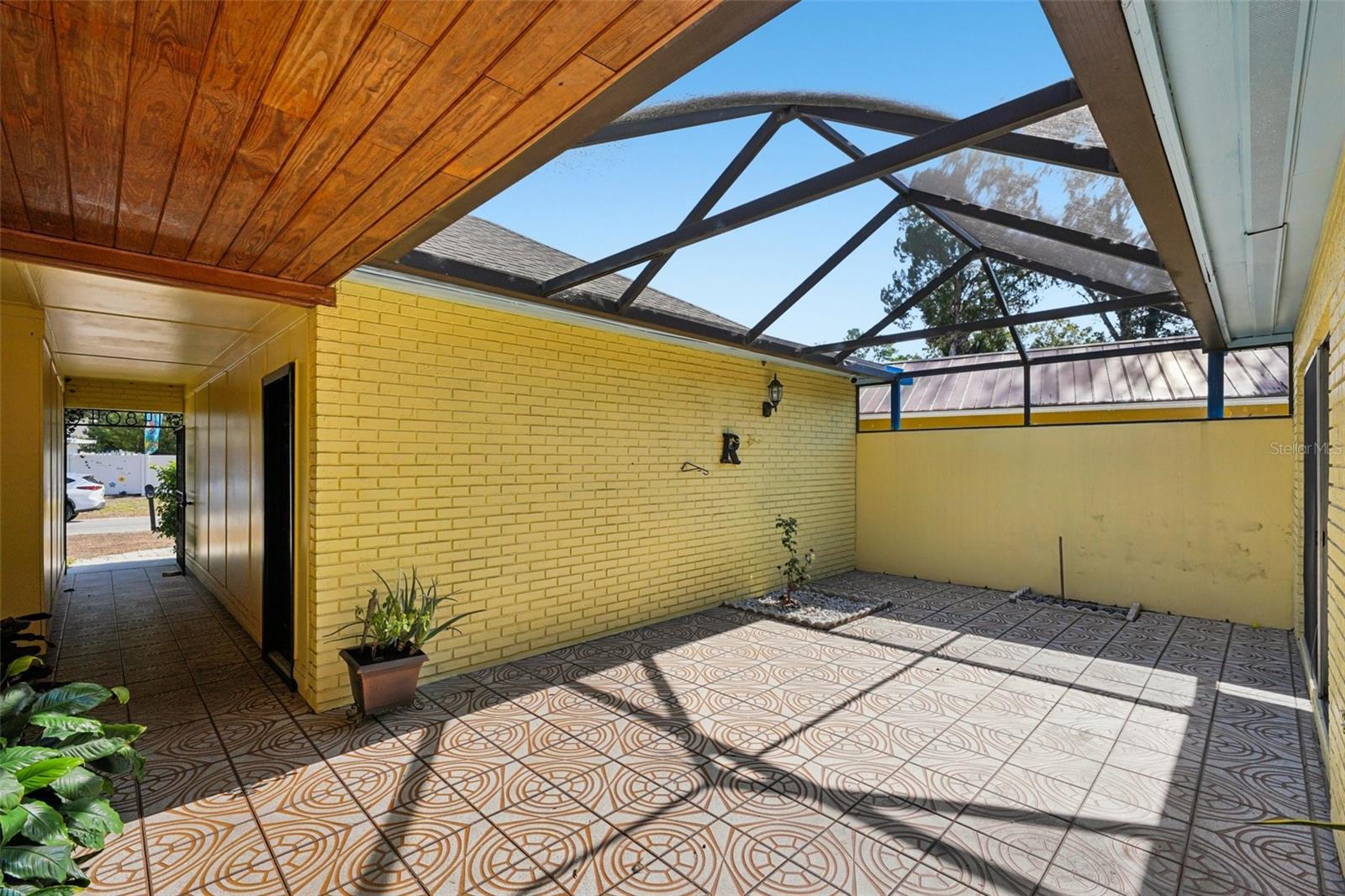 FLORAL GARDENS UNIT 4 - Residential