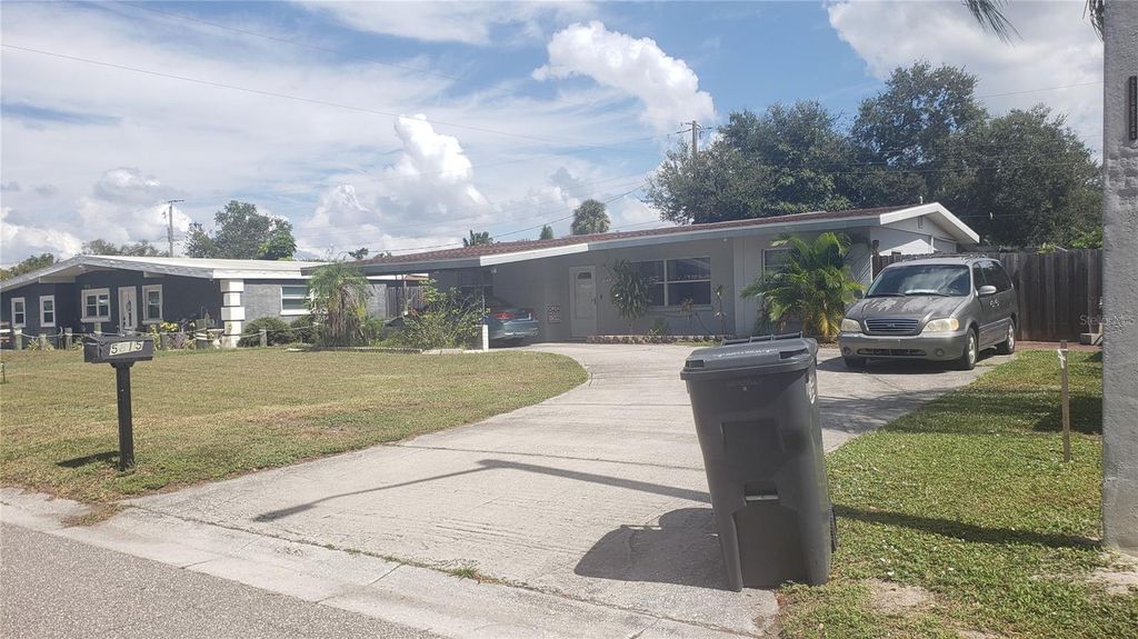 Photo of 5815 24th Street W, Bradenton, FL 34207 (MLS # A4665912)