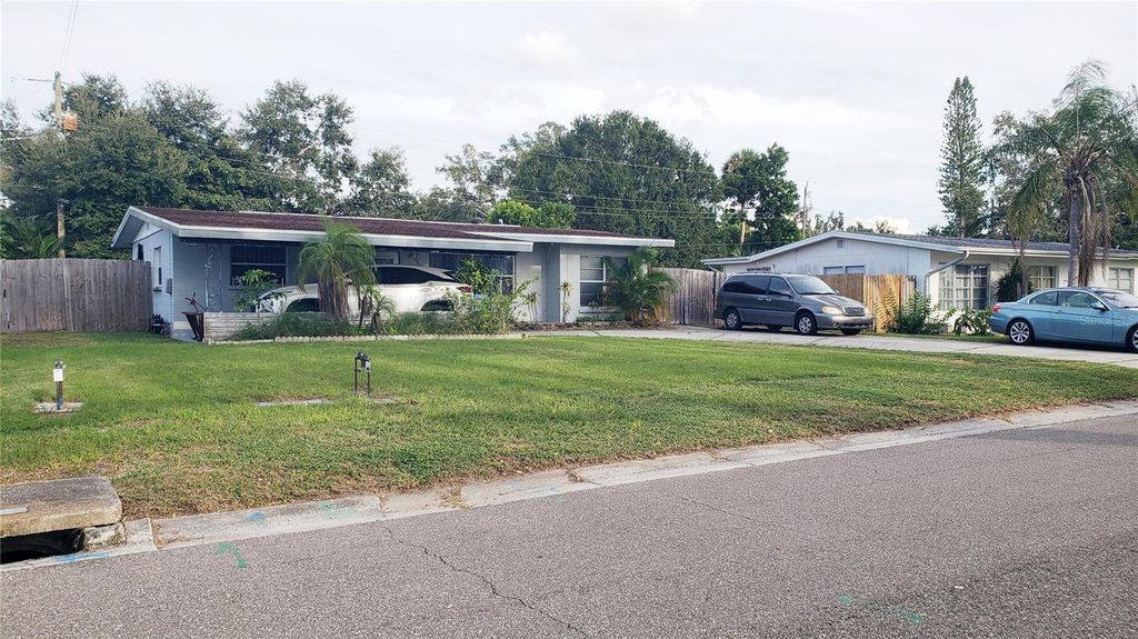 Photo of 5815 24th Street W, Bradenton, FL 34207 (MLS # A4665912)