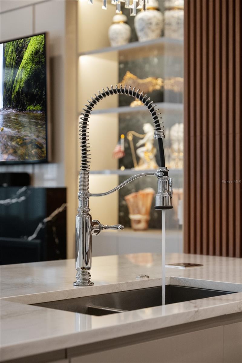 KEENES POINTE - Residential