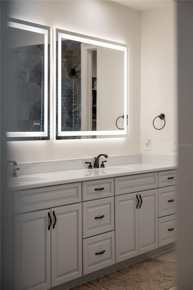 KEENES POINTE - Residential