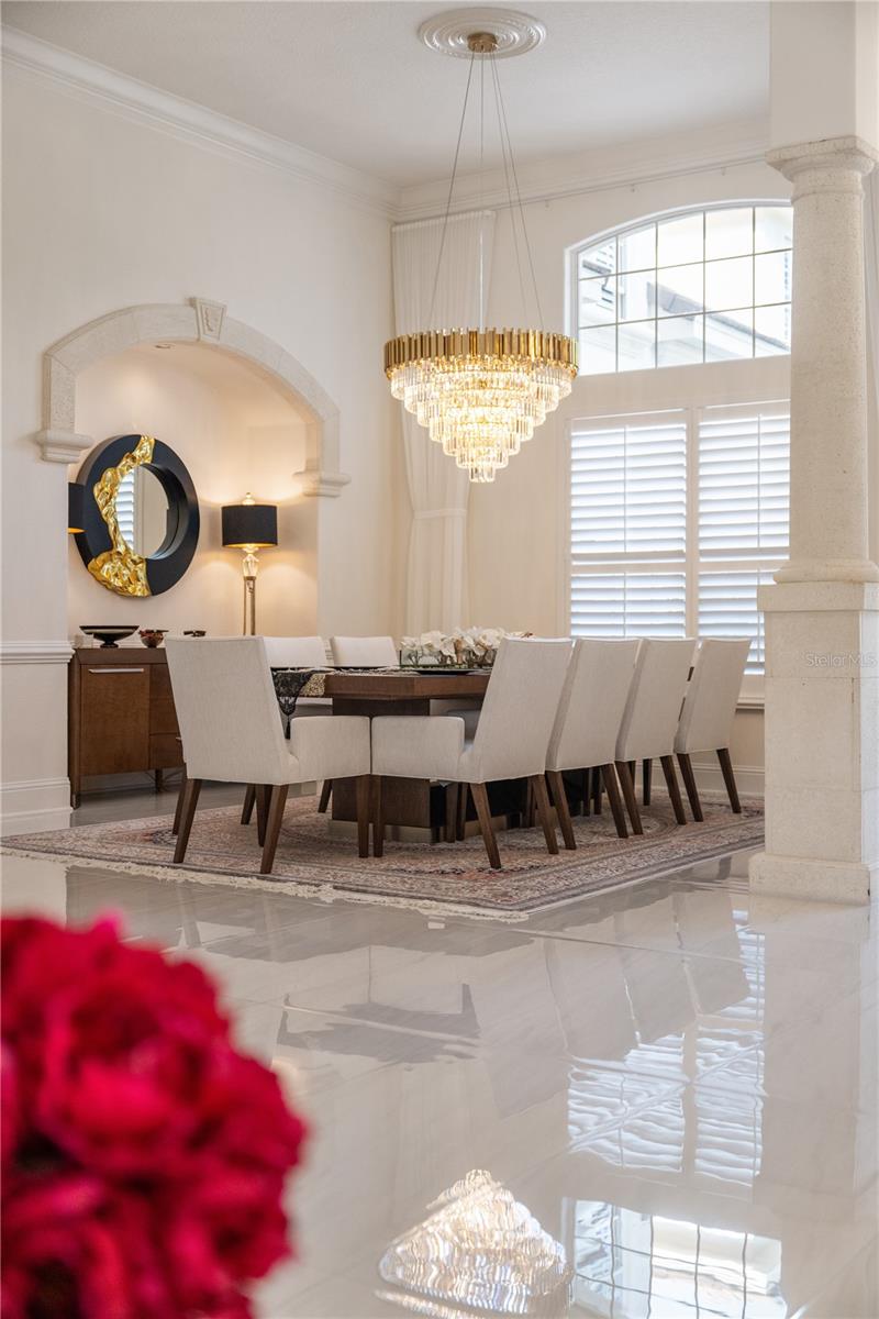 6133 S HAMPSHIRE COURT