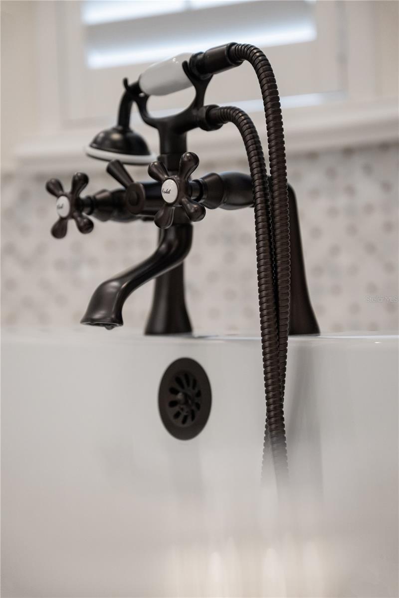 KEENES POINTE - Residential