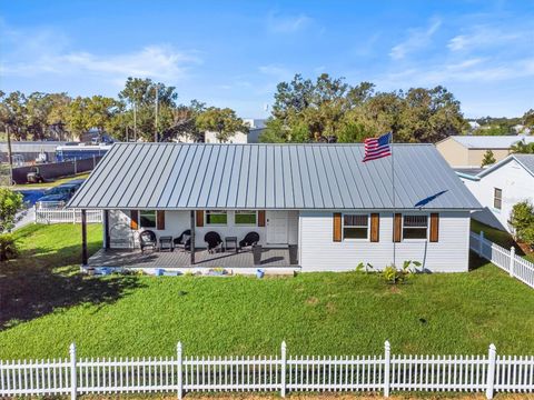 A home in AUBURNDALE