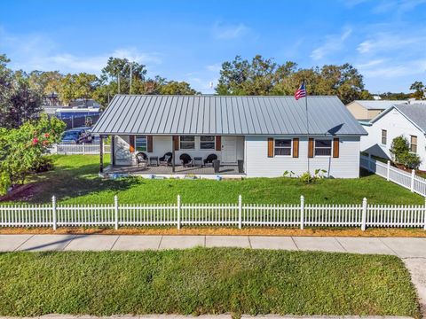 A home in AUBURNDALE