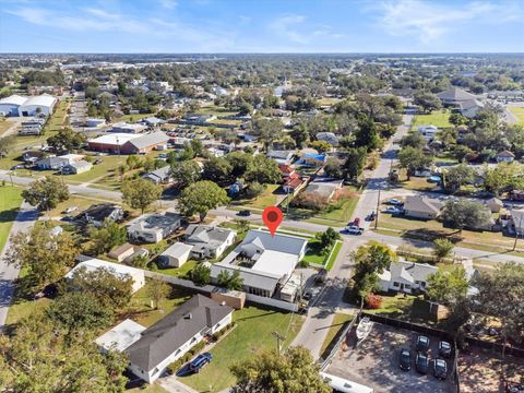 A home in AUBURNDALE