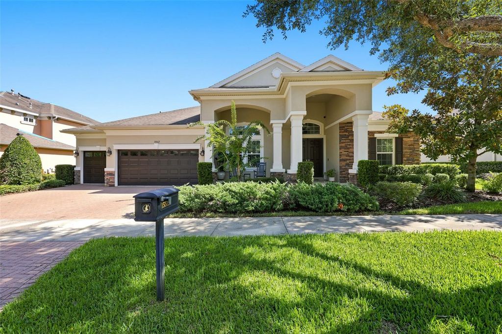 Photo of 15512 Mossy Ridge Lane, Lithia, FL 33547 (MLS # TB8525957)