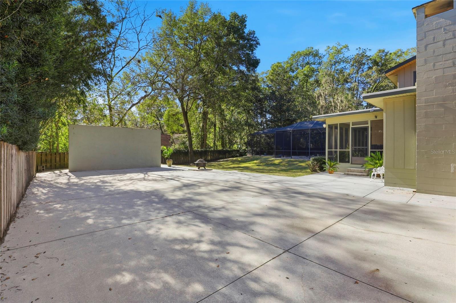 RIDGEWOOD PARK - Residential