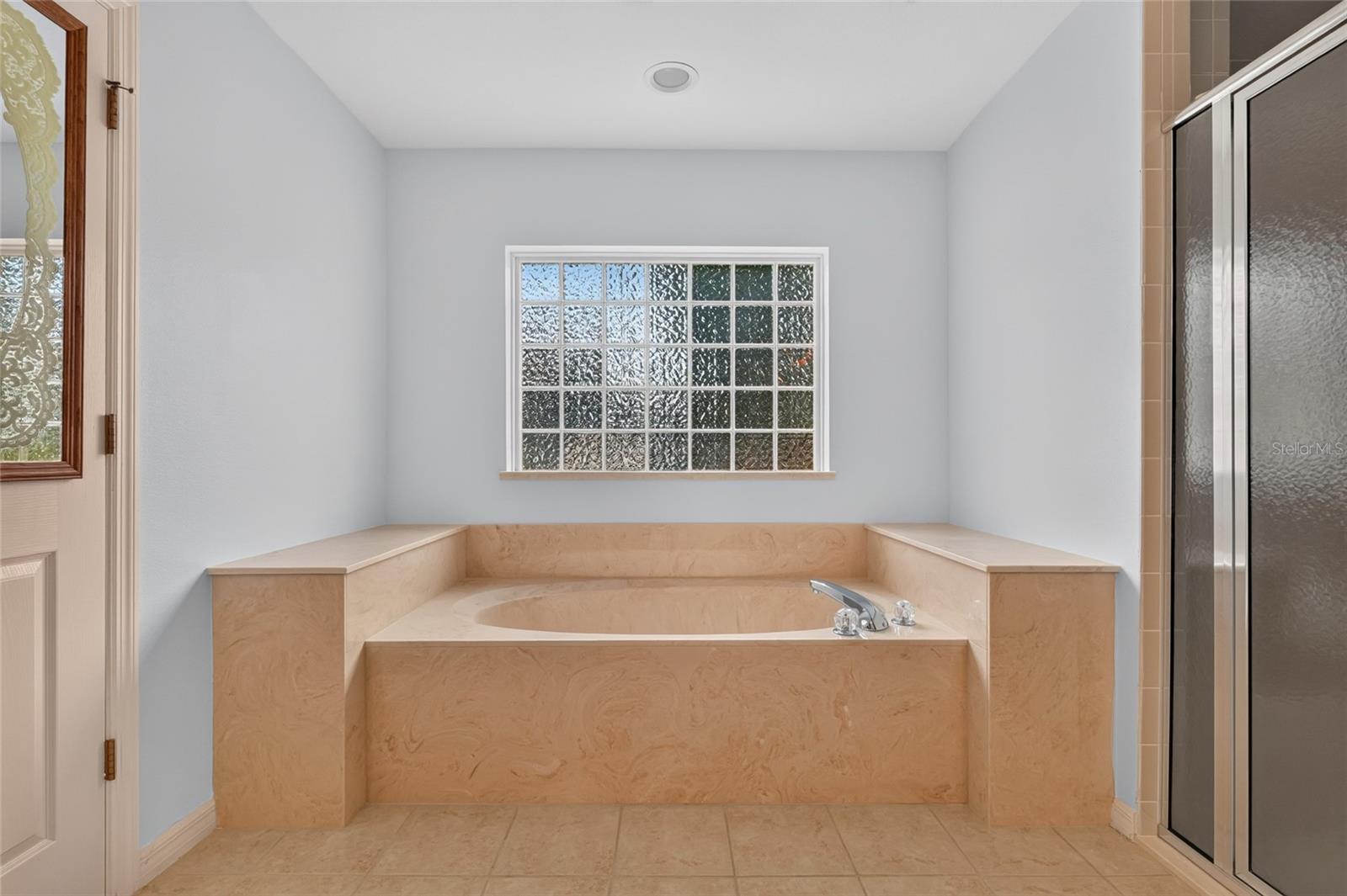 4647 NE 15TH STREET