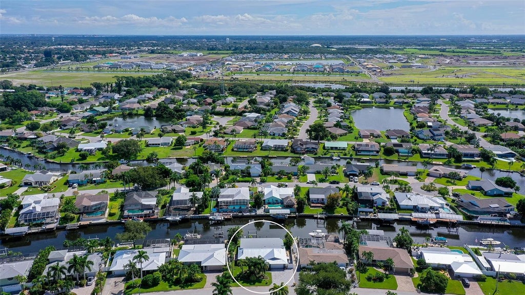 Photo of 4919 Coral Boulevard, Bradenton, FL 34210 (MLS # A4706645)