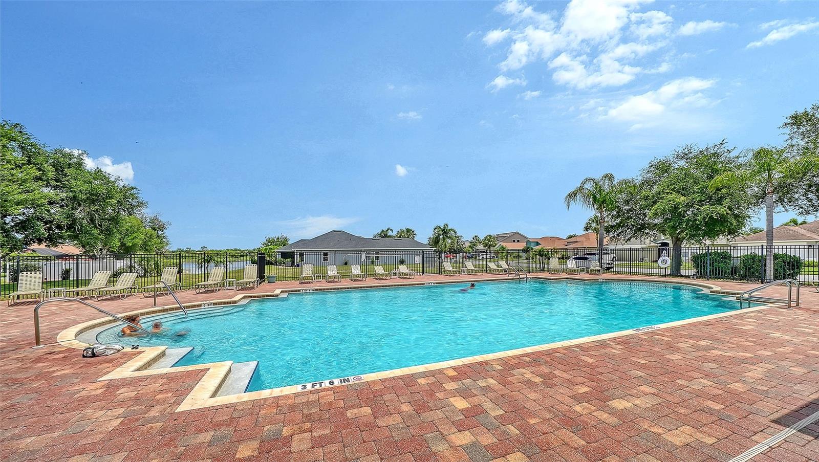 VENTURA VILLAGE - Residential