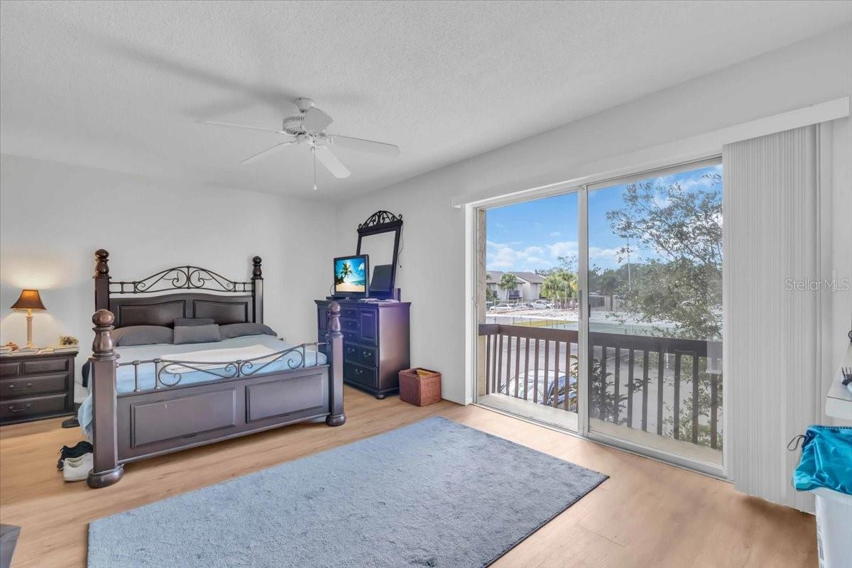 2701 HIDDEN LAKE DRIVE N E