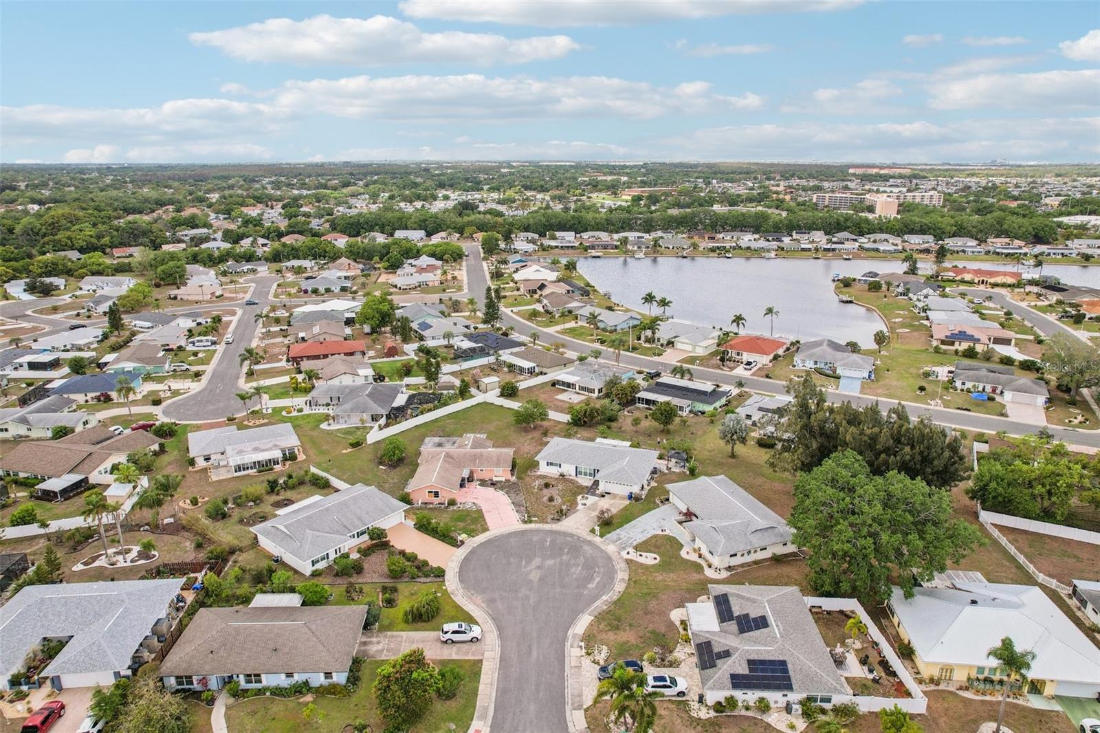 SUN CITY CENTER UNIT 32 - Residential