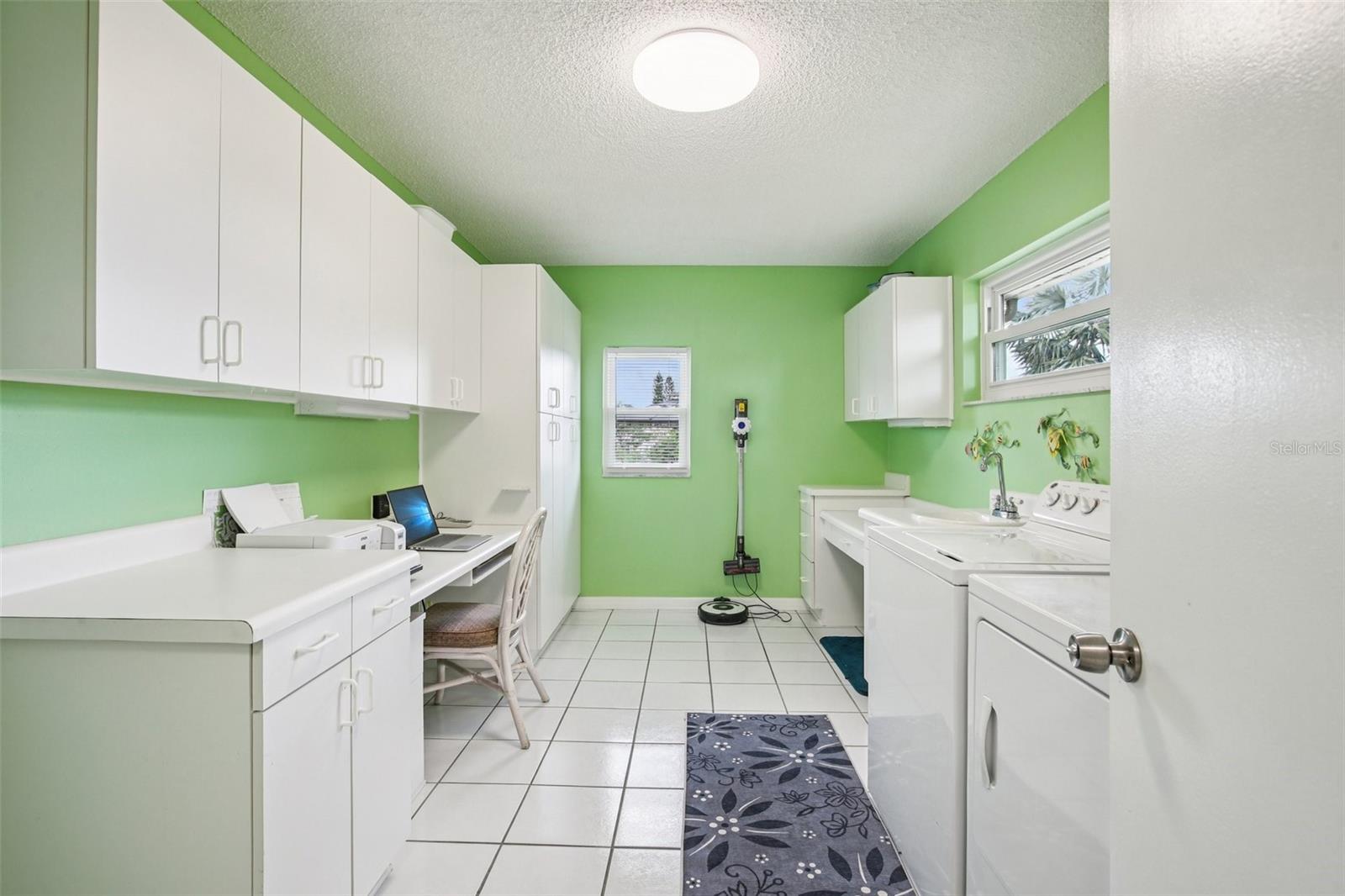 SUN CITY CENTER UNIT 32 - Residential